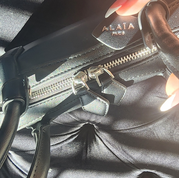 Alaia long handle tackle box purse - Picture 3 of 8